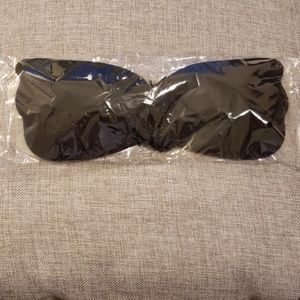 Strapless sticky butterfly bra